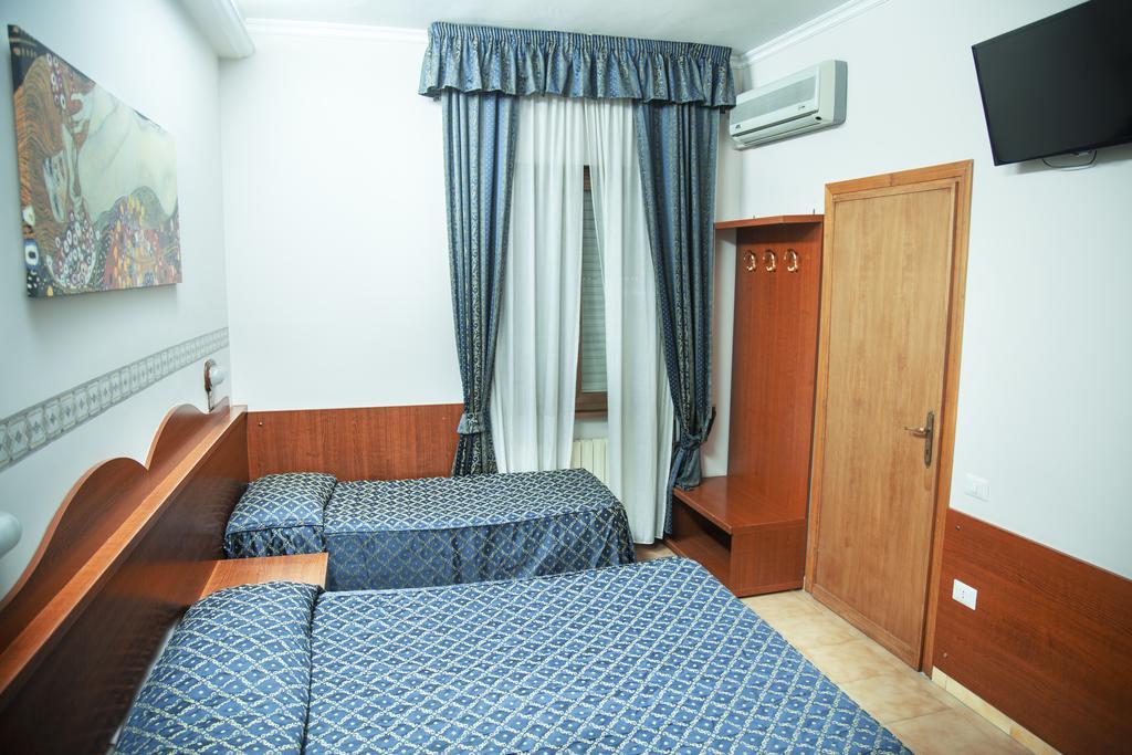 Camp'S Hotel Colonna Exterior foto