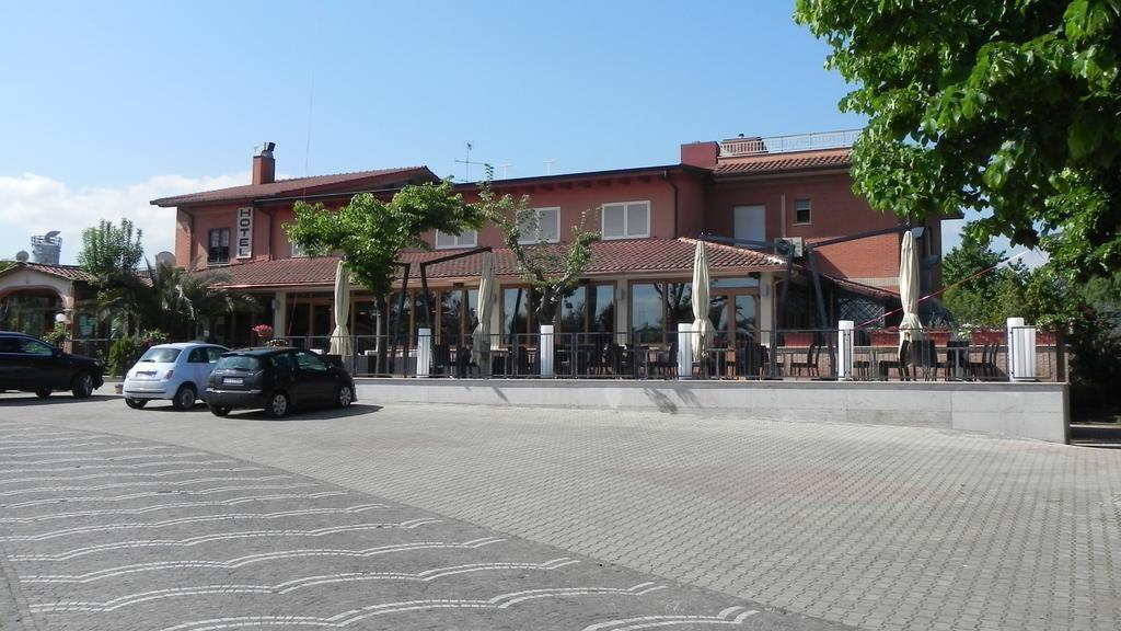 Camp'S Hotel Colonna Exterior foto